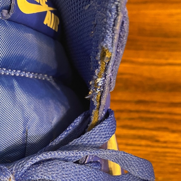 Nike Air Jordan 1 High OG Retro in Royal - Picture 7 of 8